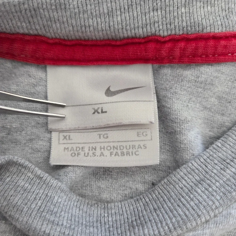 Vintage Nike T-Shirt Grey Graphic Logo Swoosh Short Sleeve Mens XL Y2K